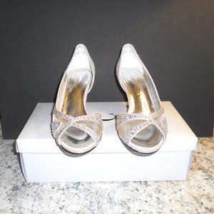 NIB Caparros 6 1/2 Nude Glimmer Sparkly Open Toe Shoes Zofia 2 1/2" Heels Dressy